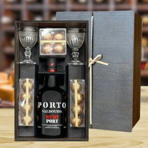 KIT VINHO DO PORTO COM TACAS    E CHOCOLATE