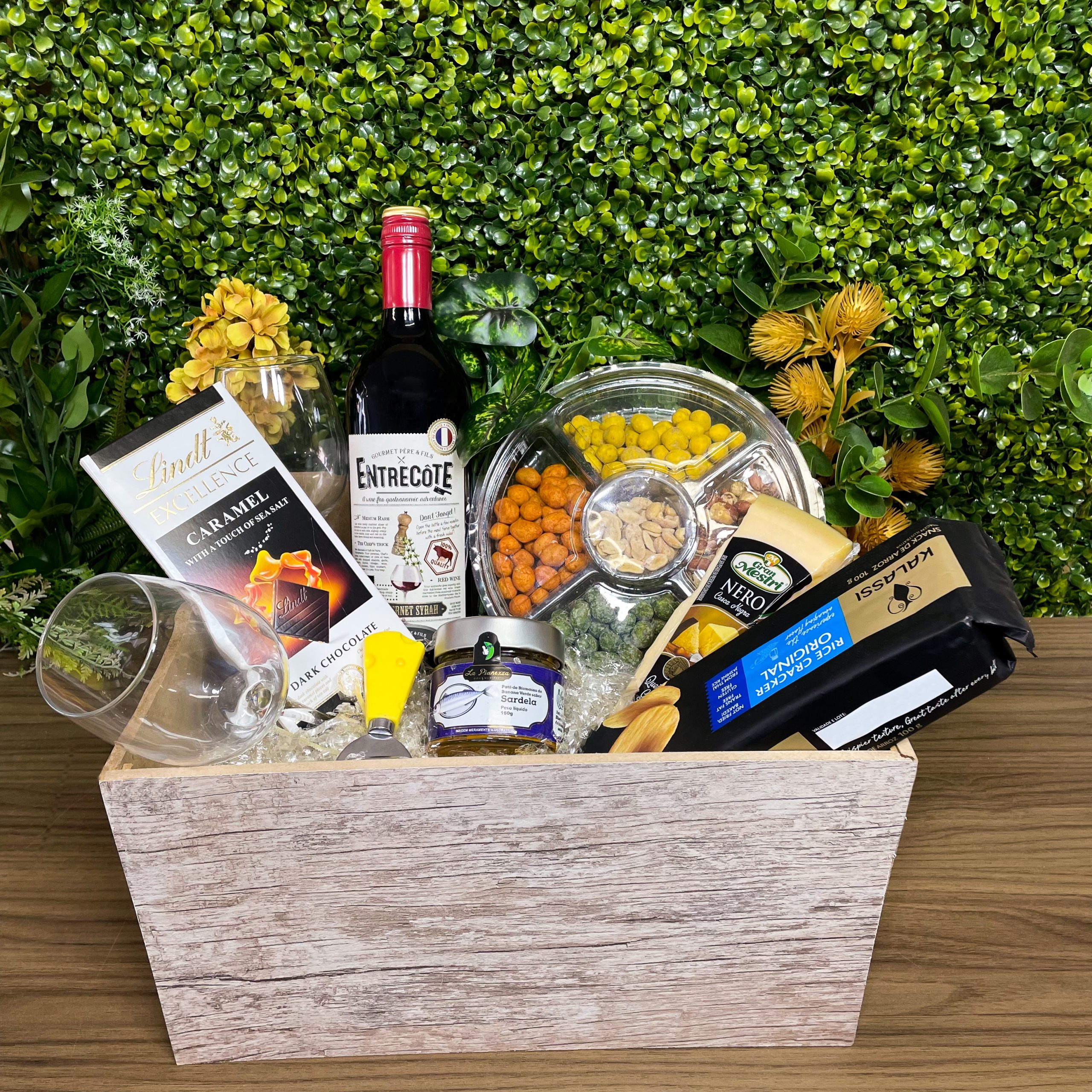 KIT VINHO FRANCÊS ENTRECÔTE E BAÚ GOURMET