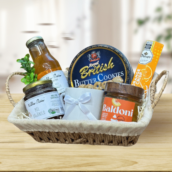 CESTA GOURMET COM CHÁ E DOCES